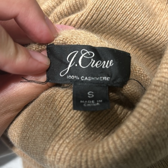 VGUC J. Crew Cashmere Turtleneck Sweater - Picture 2 of 2